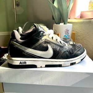 Nike air - black white silver womens size 6